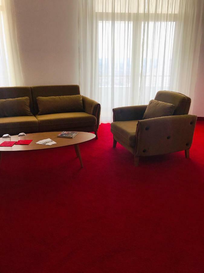 Chateau Linza Resort Тирана Экстерьер фото